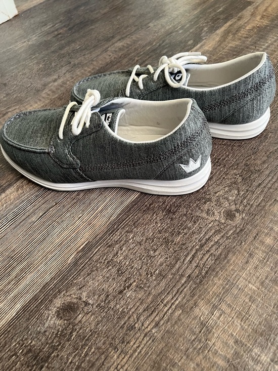 Brunswick Shoes - Brunswick Karma Women’s Knit Lace-Up Bowling Shoes in Gray and White